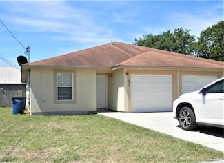 1030 Helen Dr, New Braunfels, TX 78130