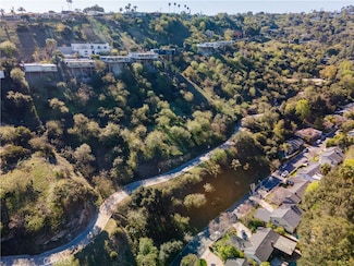 3724 N Knobhill Dr, Sherman Oaks, CA 91423