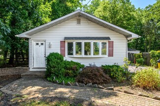 445 Eggerts Crossing Rd, Ewing, NJ 08638