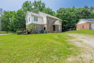 7903 Impala Ln, Charlotte, NC 28216