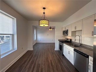 214 5th St Unit 2, Ellwood City, PA 16117