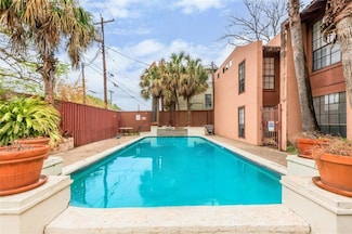 110 E 37th St Unit 110, Austin, TX 78705