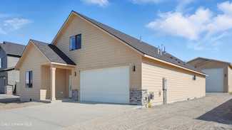 6696 W Portrush Dr, Rathdrum, ID 83858