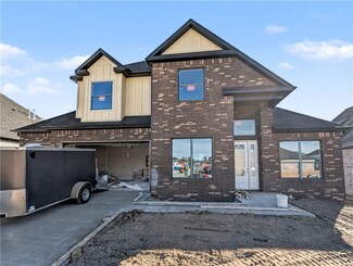 1831 Bluestem Dr, Centerton, AR 72719