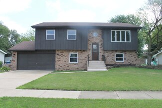 14430 Dragus Dr, Cedar Lake, IN 46303