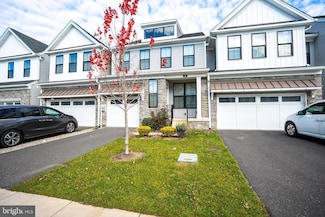 16 Clover Ln, Monroe, NJ 08831