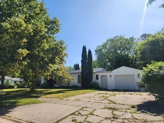 2502 Lynnwood Ave, Saginaw, MI 48601