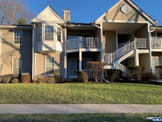 557 Holly Ct, Mahwah, NJ 07430