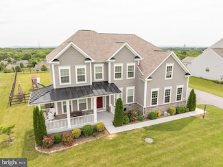 725 Holland Dr, Martinsburg, WV 25403