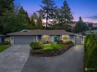 14233 NE 73rd St, Redmond, WA 98052