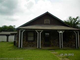 214 N Main St, Hackett, AR 72937