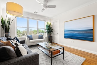 156 Green St Unit 303, Boston, MA 02130