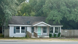 410 E 1st St, Groveton, TX 75845