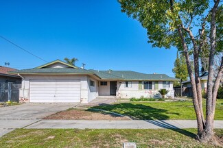 4451 E Robinson Ave, Fresno, CA 93726