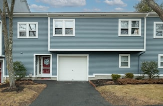 9 Russell Dr Unit 2-C, Salem, MA 01970