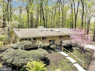 694 Trowill Ln, Wayne, PA 19087