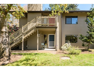 2095 Lake Isle Dr, Eugene, OR 97401