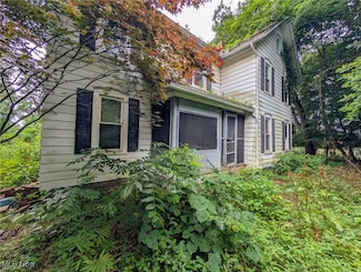 752 Tallmadge Rd, Kent, OH 44240