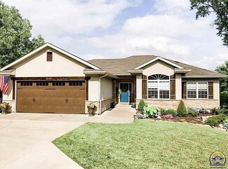 6916 Kiowa Dr, Ozawkie, KS 66070