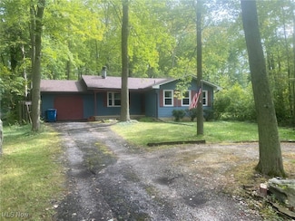 6899 Mckenzie Rd, Olmsted Falls, OH 44138