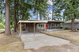 18568 Densmore Ave N, Shoreline, WA 98133