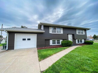 308 N Howard St, Fremont, NE 68025