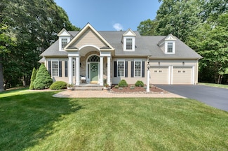 22 Windsor Ln, New Hartford, CT 06057