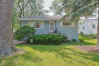 6124 Chase Ave, Downers Grove, IL 60516