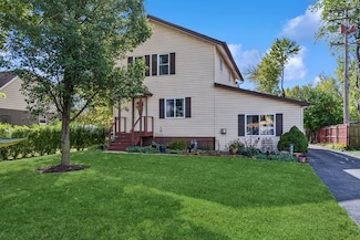 25W361 Doris Ave, Carol Stream, IL 60188