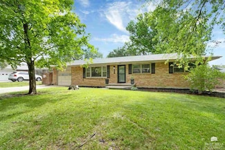 1524 University Dr, Manhattan, KS 66502