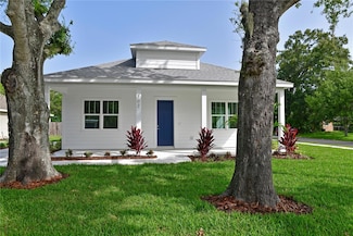 702 23rd Ave W, Bradenton, FL 34205