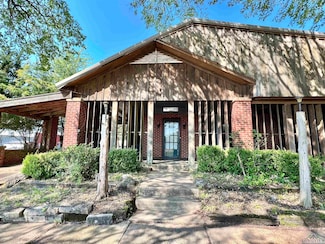 105 Walnut St, Naples, TX 75568