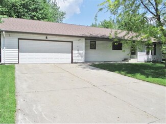 935 Glenmoor Ln, Glencoe, MN 55336