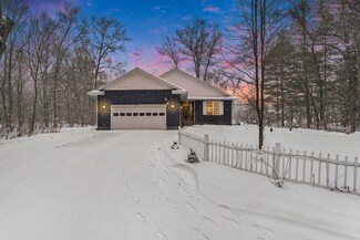 1738 Chatterson Rd, Muskegon, MI 49442