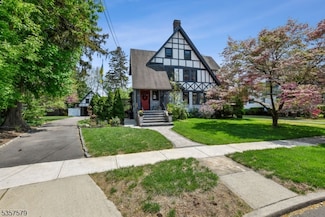 127 Severin Ct, Cranford, NJ 07016