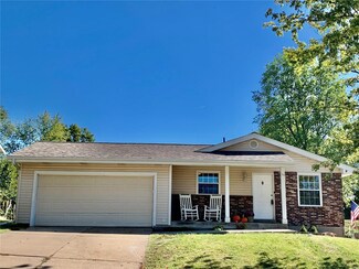 14 Oak Knoll Dr, Saint Peters, MO 63376