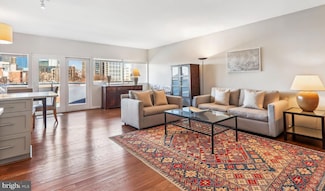4720 Chevy Chase Dr Unit 406, Chevy Chase, MD 20815