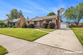954 Kelsey St NE, Grand Rapids, MI 49505