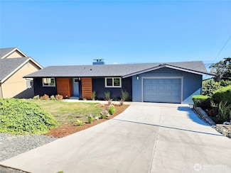 1345 Rainbow Ln, Camano Island, WA 98282