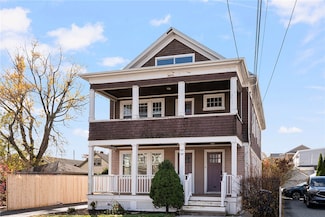 130 Wollaston St, Cranston, RI 02910