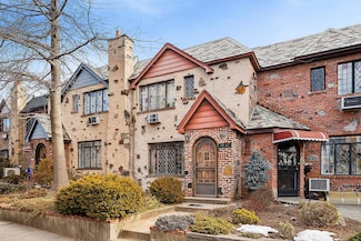45-47 193rd St, Flushing, NY 11358