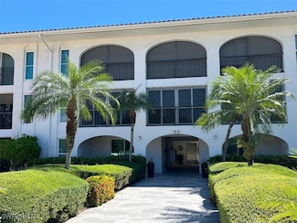 53 High Point Cir W Unit 302, Naples, FL 34103
