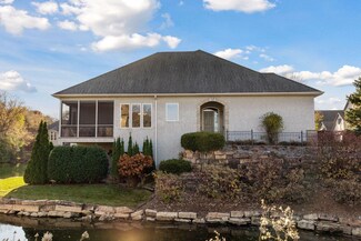 184 Stonebridge Ct, Lilydale, MN 55118