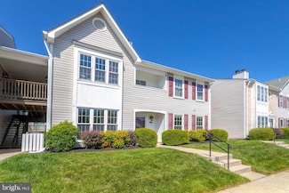 7825 Harrowgate Cir Unit B, Springfield, VA 22152
