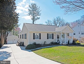 7445 Fisher Dr, Falls Church, VA 22043