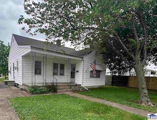 539 9th St NE, Linton, IN 47441