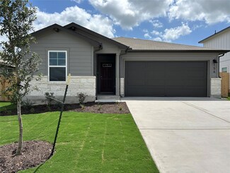 156 Honey Bee Rd, Jarrell, TX 76537