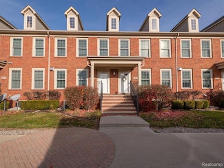 655 Vinewood St, Wyandotte, MI 48192