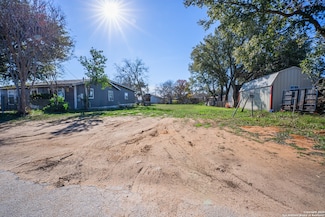 7988 E 5th St, Somerset, TX 78069
