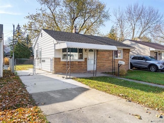 1320 E Goulson Ave, Hazel Park, MI 48030